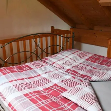 Ferienwohnung Glueck Saaldorf-Surheim Exterior photo