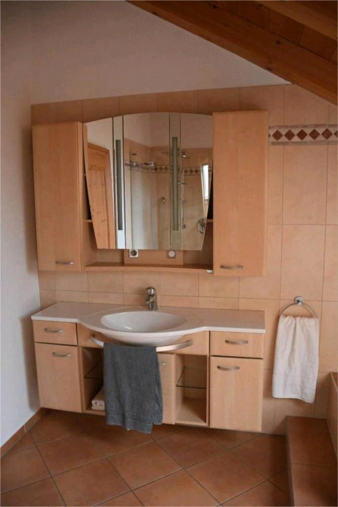 Glueck Apartment